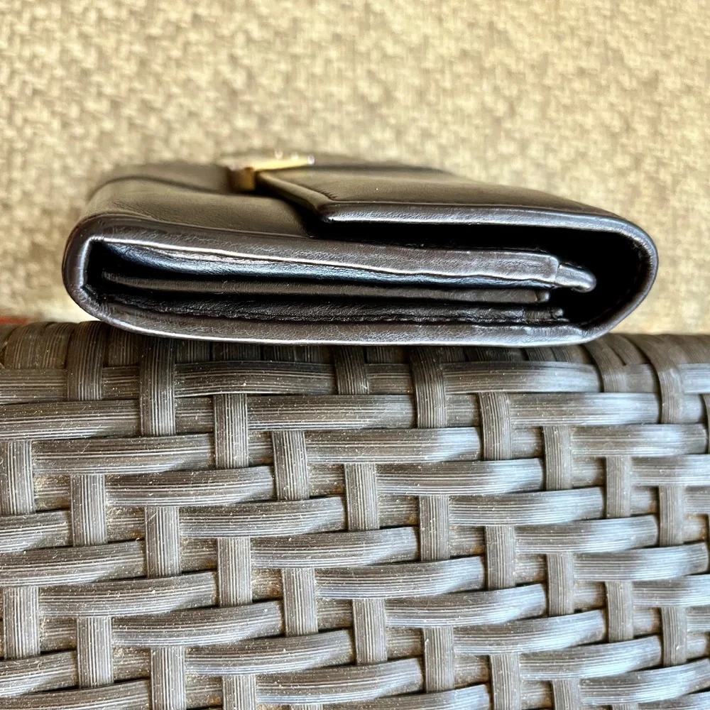 Authentic Gucci GG Embossed Leather Wallet, Brown - Picture 7 of 11